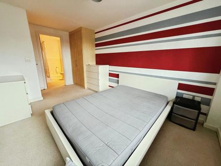 2 bedroom flat to rent - Photo 4