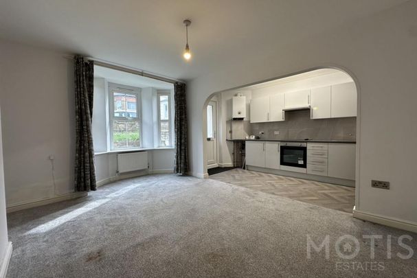 2 bedroom flat to rent - Photo 1