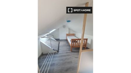 4-bedroom apartment for rent in East Wall, Dublin - Photo 3