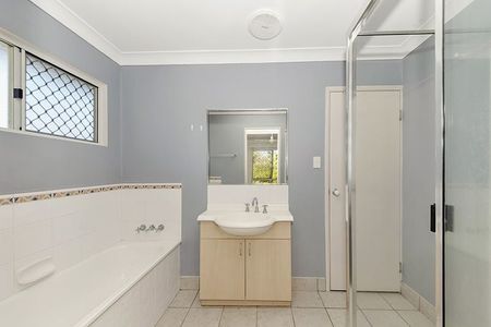 23 Daytona Drive, Kirwan - Photo 5