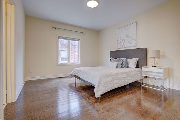 For Lease - 96 Match Point Court, Aurora, Ontario - Photo 1