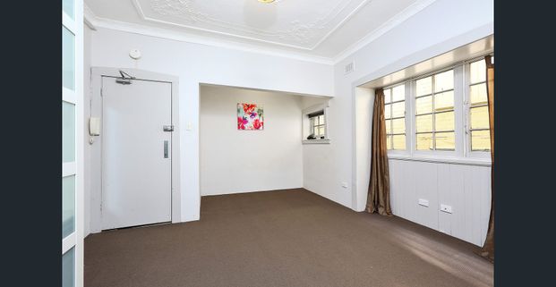 Lovely unfurnished studio - Photo 1