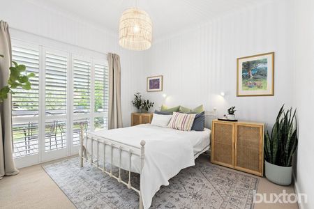 Exceptional 4 bedroom Family Living in a Prime Bayside Location - Photo 2