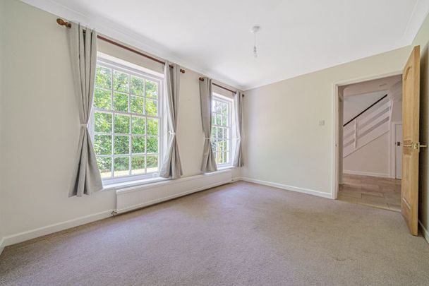 Bunch Lane, Haslemere, Surrey, GU27 - Photo 1