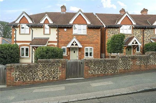 Tilford Street, Tilford, Farnham, Surrey, GU10 - Photo 1