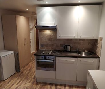 Studio Flat, The Quadrangle, M1 - Photo 6