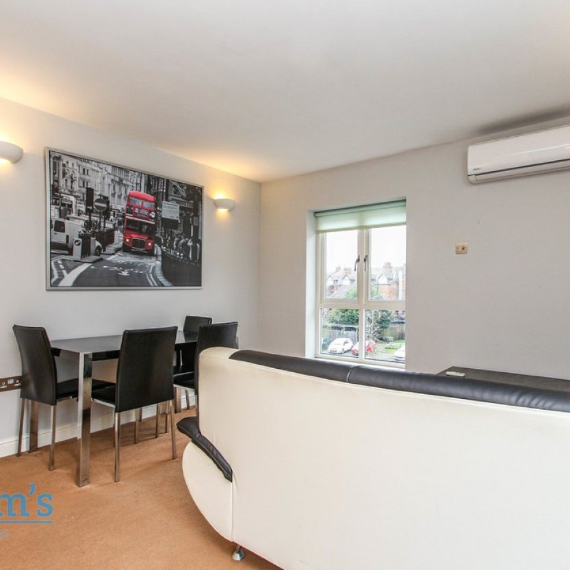 1 bed Apartment for Rent - Photo 1