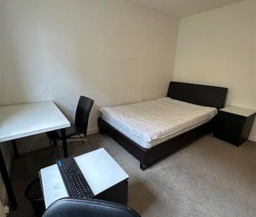 2 bedroom private hall to rent - Photo 5