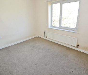 4 bedroom end of terrace house to rent - Photo 6