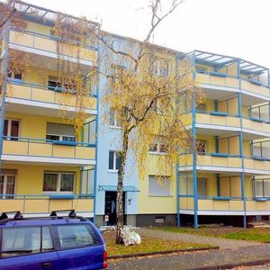 2 Zimmer, Küche, Dusche, Balkon, 3.OG links - Photo 2