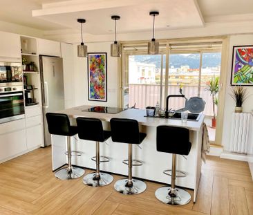 Location Appartement 3 pièces 83m² NICE 06300 - Photo 6