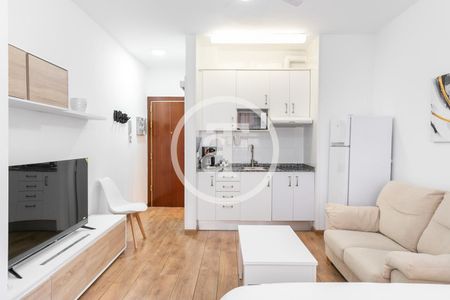 Estudio de alquiler en Carrer de Joan Gamper, Barri de les Corts - Photo 2