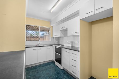 Townhouse with private courtyard - Photo 5