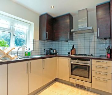 3 bedroom terraced house to rent - Photo 6
