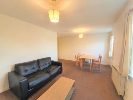 2 bedroom flat to rent - Photo 3