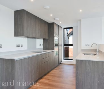 16 Lambert Place, Thames Ditton - Photo 4