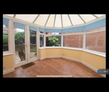 3 bedroom terraced house to rent - Photo 3