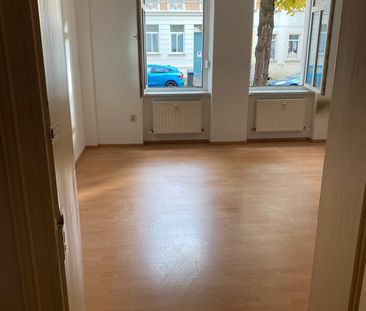 Helle 1-Zimmer-Wohnung mit Einbauküche und Parkett - Photo 1