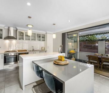 Unlock Comfort: Your Furnished Modern Retreat Awaits - Photo 2