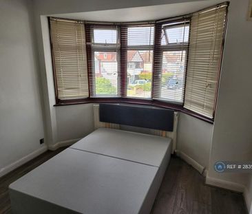 1 bedroom in a house share to rent - Photo 5