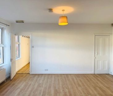 Lindsay Avenue, High Wycombe - Photo 2