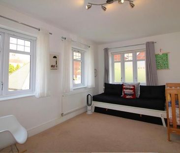 3 bedroom terraced house to rent - Photo 2