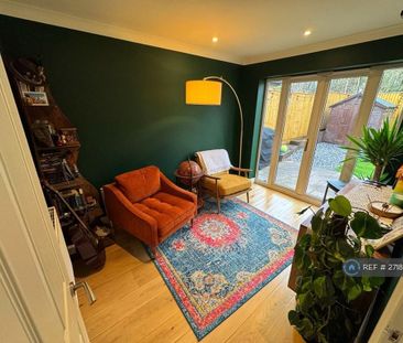 4 bedroom detached house to rent - Photo 2