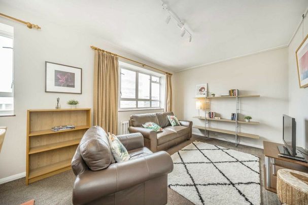 Churchill Gardens, Pimlico, SW1V - Photo 1