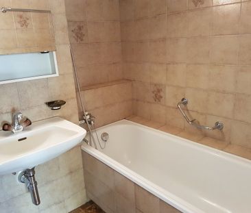 Sonnige Lage mit Gartensitzplatz - Nähe Autobahnzufahrt A1 - Photo 2