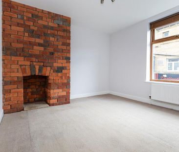 3 bedroom end of terrace house to rent - Photo 1