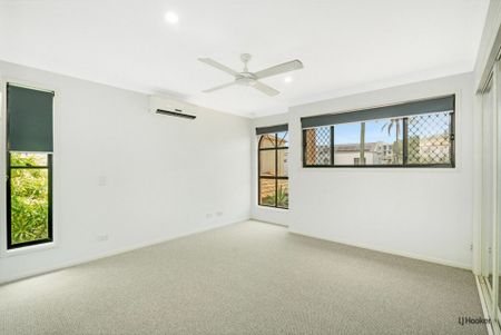 Stylish Coastal Living in a Prime Miami Location - Photo 4