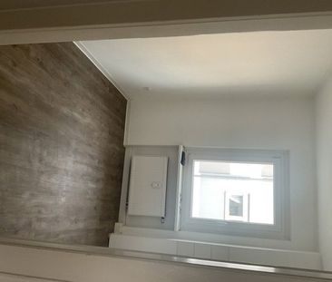 Top renovierte 2,5-Zimmer-Wohnung mit Balkon in ruhiger Lage - Photo 1