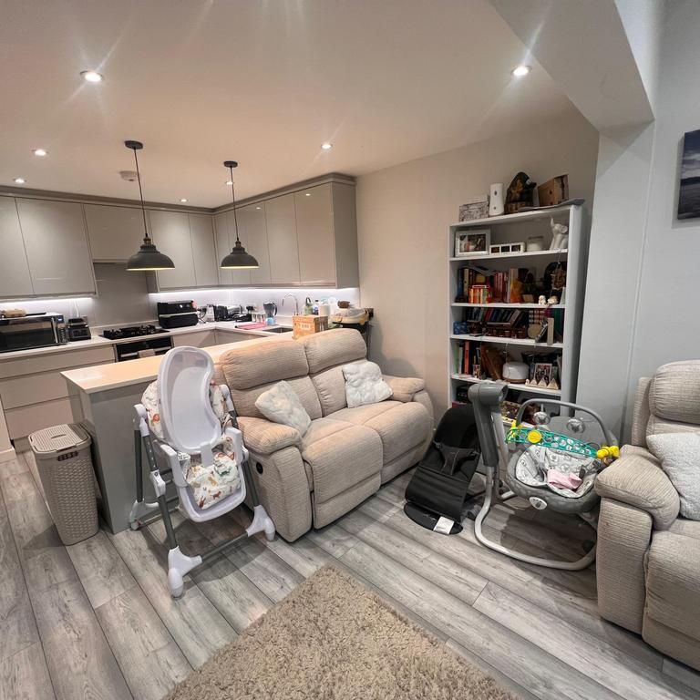 3 bedroom terraced house to rent - Photo 1