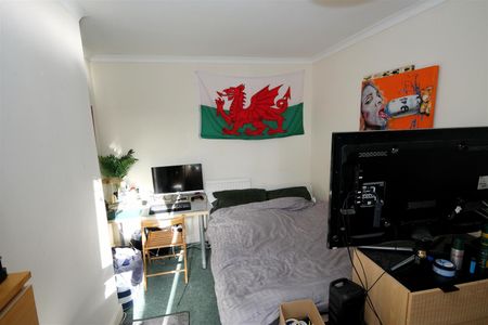 4 bed house to rent in Doone Road, Bristol, BS7 - Photo 2