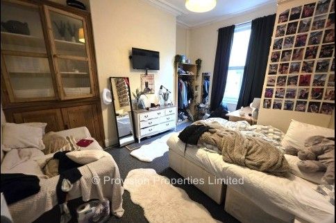 8 Bedroom Kensington Terrace - Photo 1