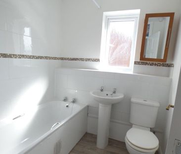 2 bedroom semi-detached house to rent - Photo 6