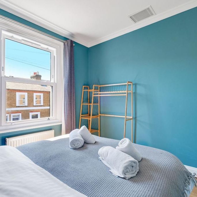 3 bedroom terraced house to rent - Photo 1