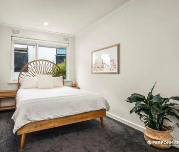 4/1 Rothesay Avenue, Elwood VIC 3184 - Apartment For Rent | Domain - Photo 2