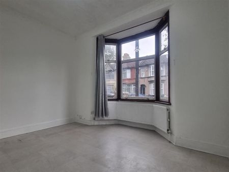 3 bedroom end of terrace house to rent - Photo 4