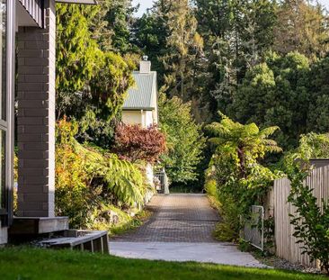 Modern Lynmore Home Near the Forest - Photo 3