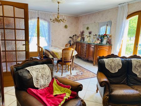 Location Maison 6 pièces 135m² VILLENEUVE SUR YONNE 89500 - Photo 4