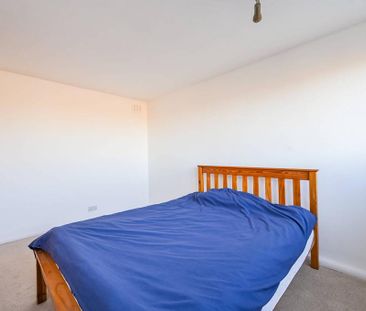 3 bedroom flat to rent - Photo 6