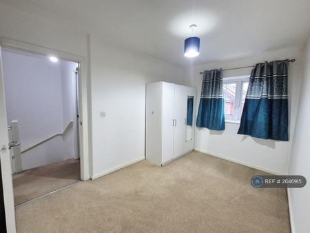 3 bedroom terraced house to rent - Photo 4