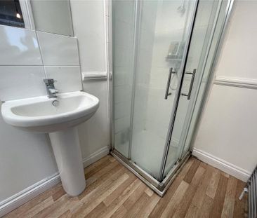 3 bedroom apartment to rent - Photo 5