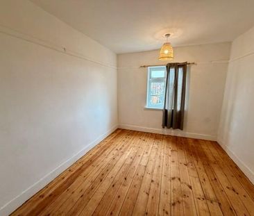 3 bedroom flat to rent - Photo 2