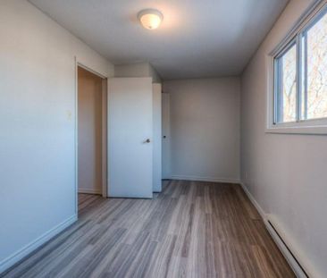 For Lease - 1200 Courtland Avenue Unit# 42, Kitchener, Ontario - Photo 2