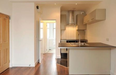 1 Bed Flat, Stoke Newington Common, N16 - Photo 2