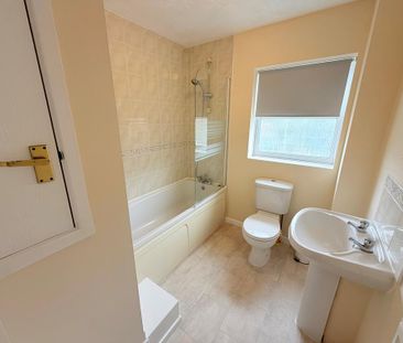 3 bedroom semi-detached house to rent - Photo 5
