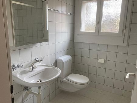 Tolle 4.5-Zimmerwohng im Hochparterre für Familien mit Spielplatz - Photo 2