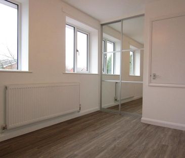 3 bedroom link detached house to rent - Photo 4